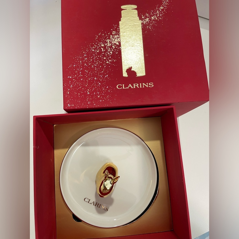 Clarins gift Bunny Ceramic plate - Picture 3 of 9